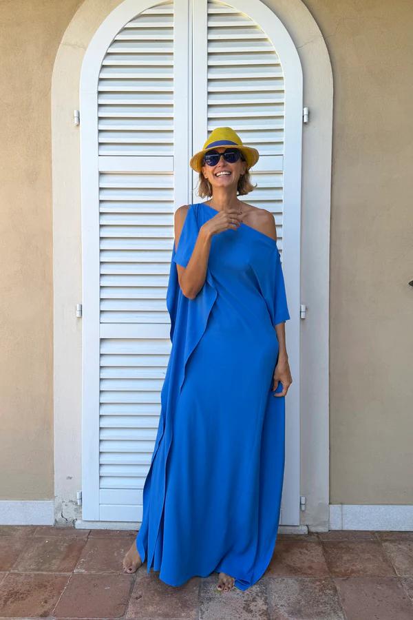 Vloeiende asymmetrische kaftan met ceintuur